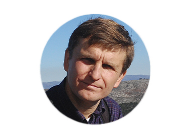 image of Piotr Migon